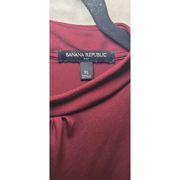 Women's Banana Republic Polyester Sleeveless Blouse Burgundy Neck Top Size XL - Picture 2 of 5